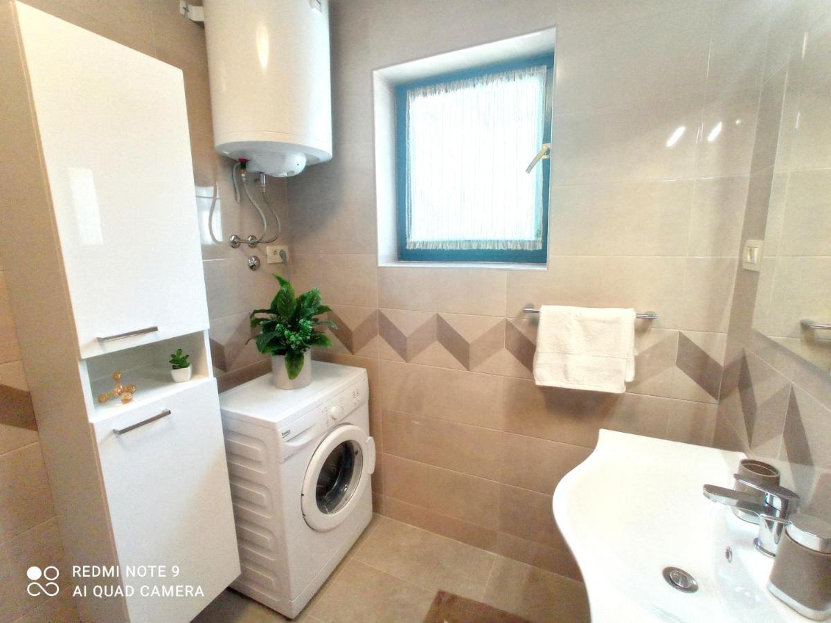 Apartment Milotic ลอฟราน ภายนอก รูปภาพ